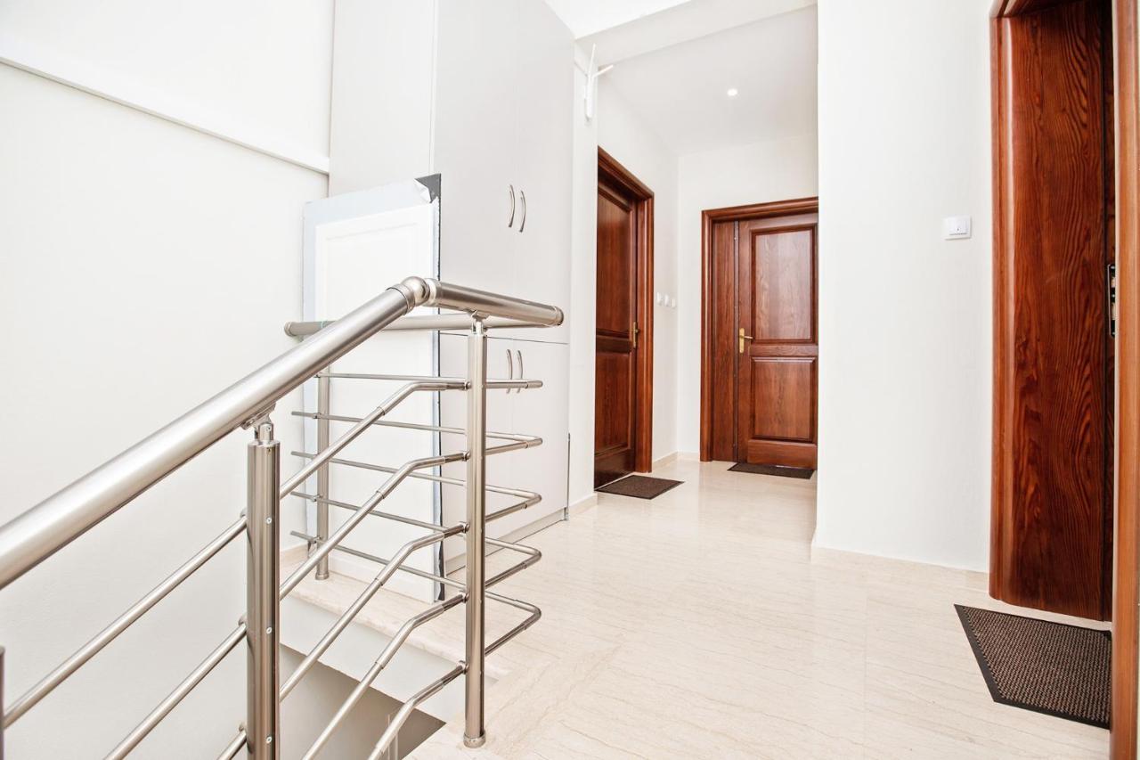 Apartments Isja Tivat Bagian luar foto
