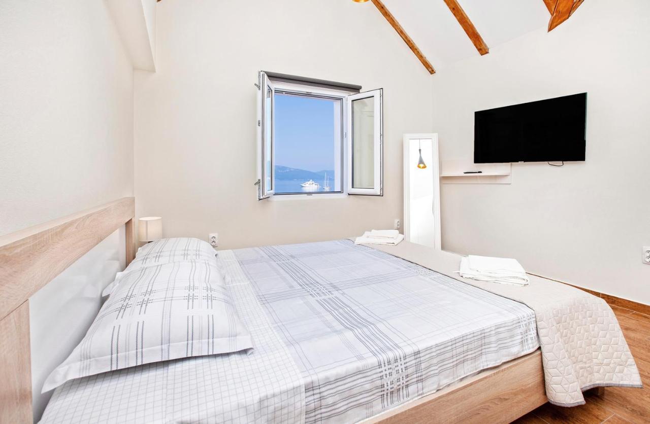 Apartments Isja Tivat Bagian luar foto