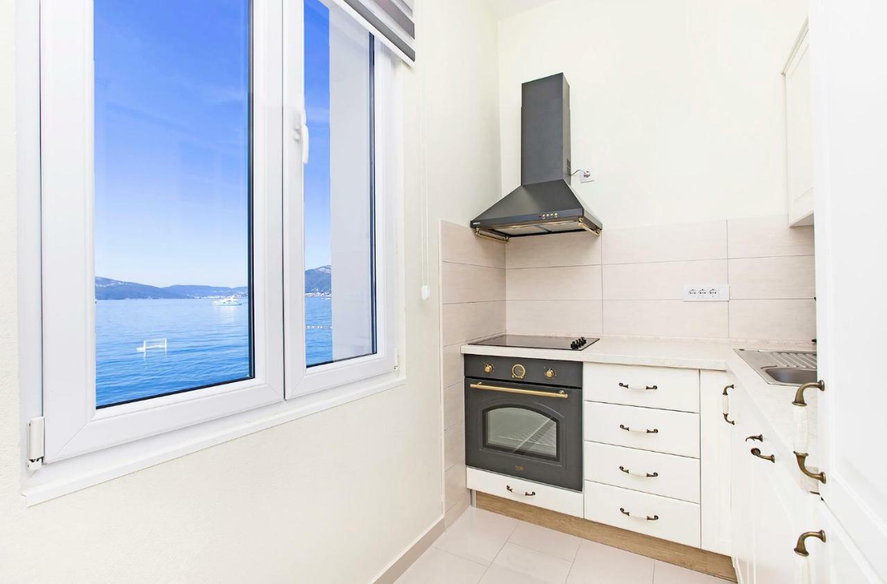 Apartments Isja Tivat Bagian luar foto