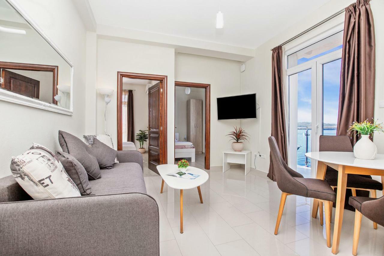 Apartments Isja Tivat Bagian luar foto