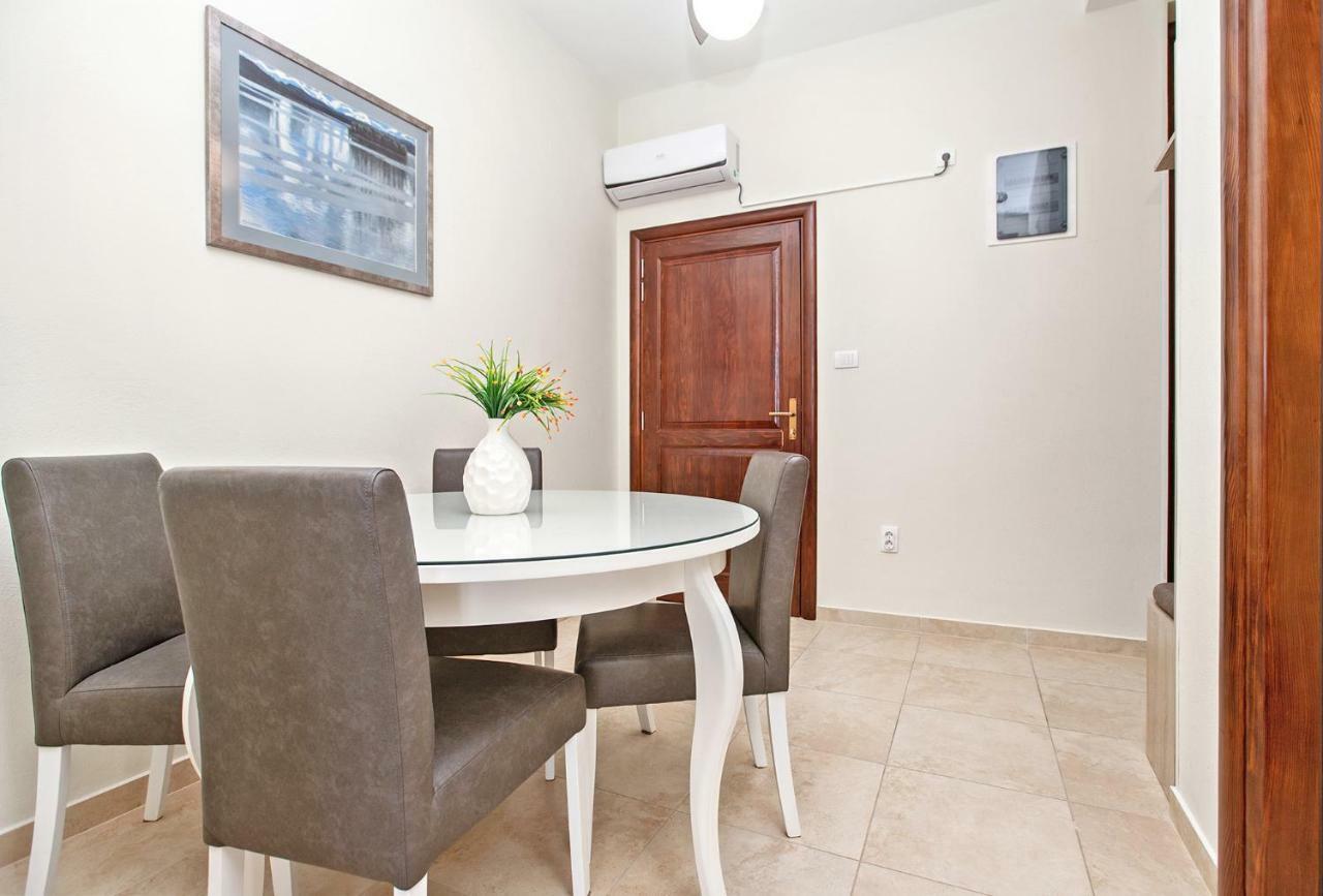 Apartments Isja Tivat Bagian luar foto