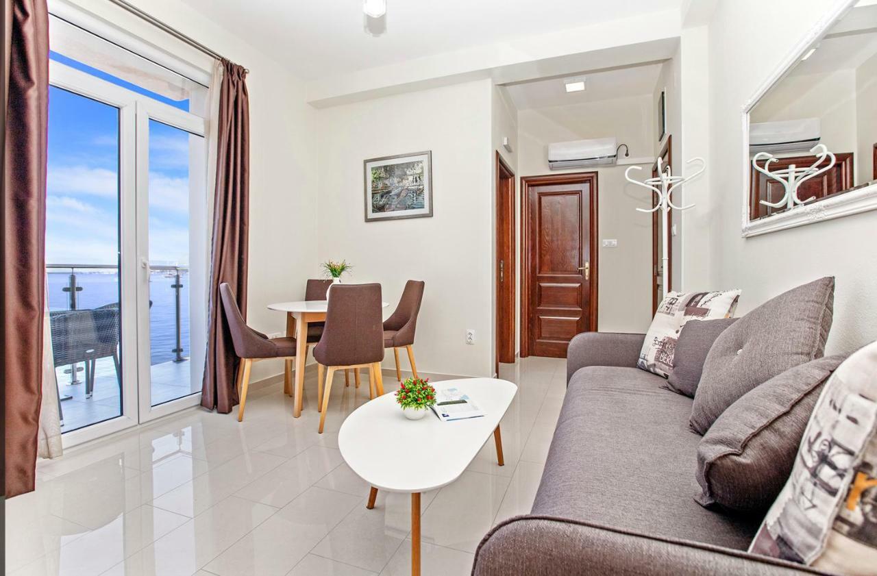 Apartments Isja Tivat Bagian luar foto
