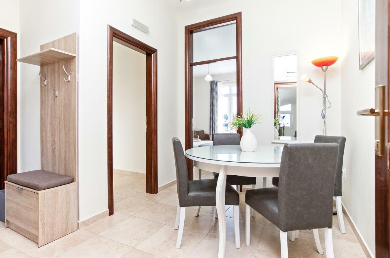 Apartments Isja Tivat Bagian luar foto